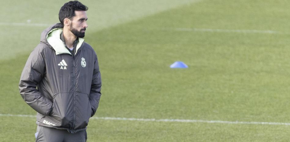 开云体育-Kaiyun Sports-不怕窥探，世体：阿韦洛亚恢复球队前往欧冠对手主场进行训练